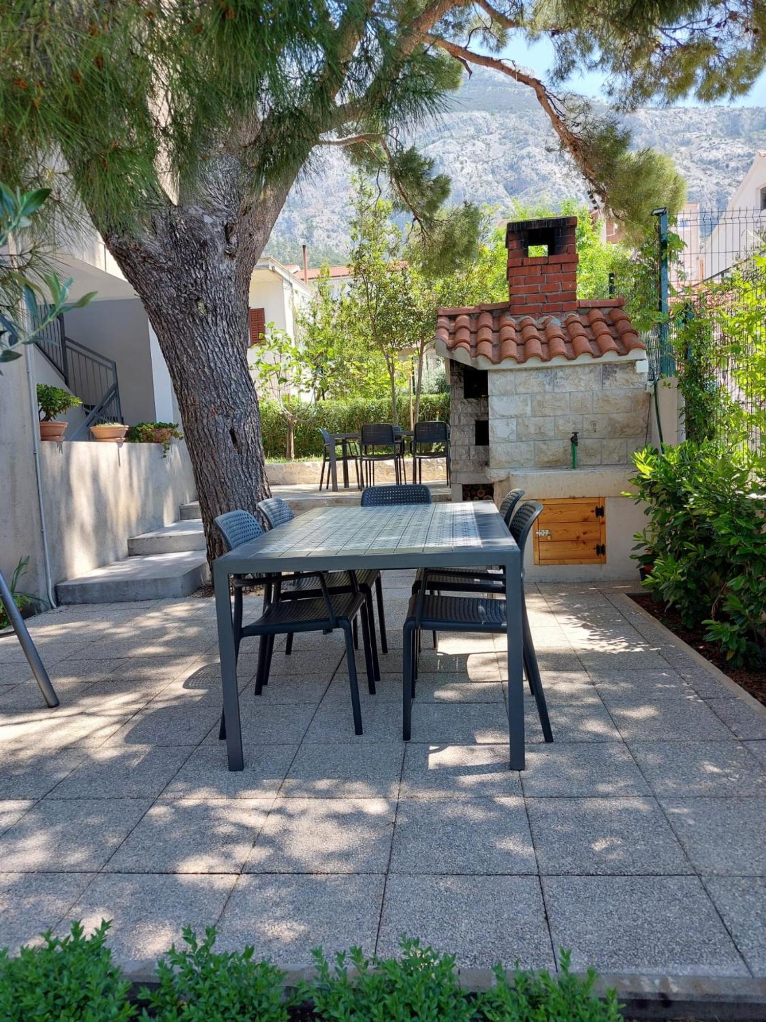 17 Pines Apartma Makarska