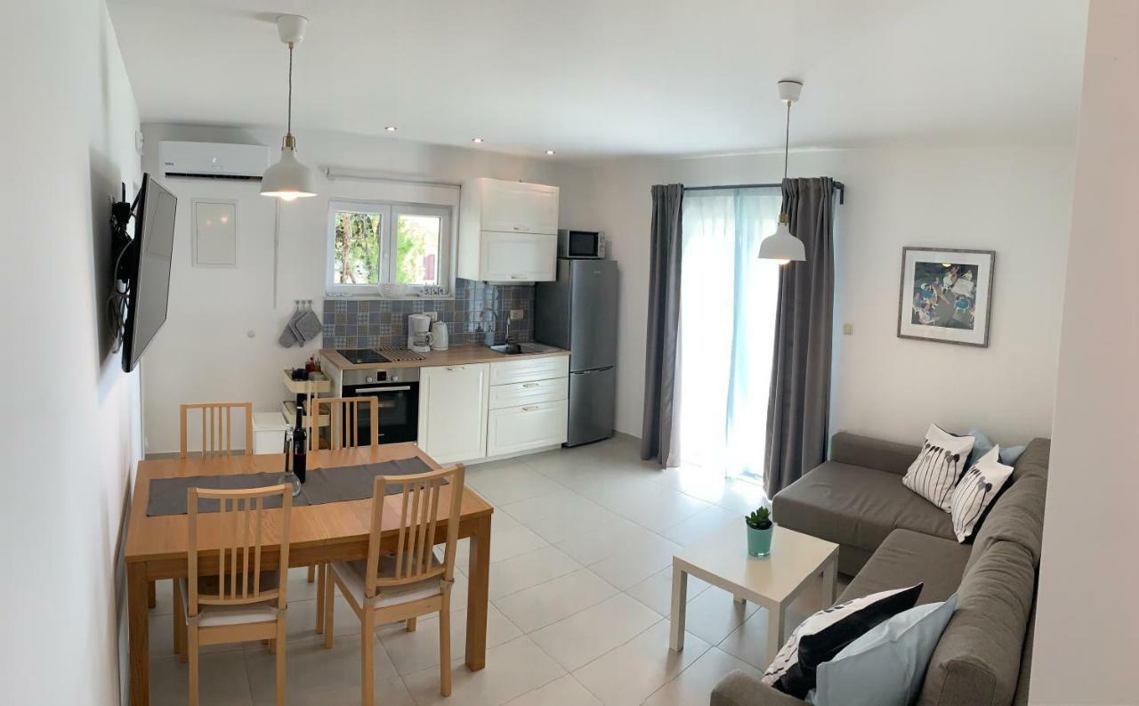 17 Pines Apartma Makarska