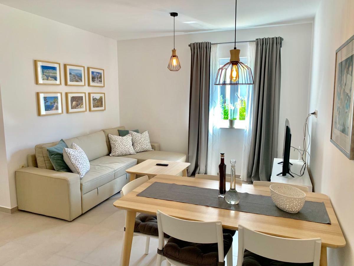 Apartma 17 Pines Makarska